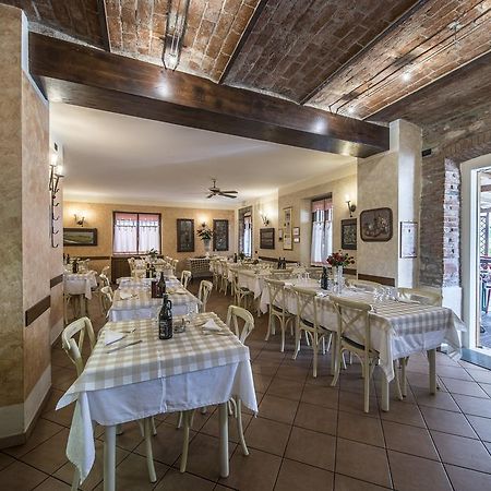 Отель Trattoria Milani Лонато Экстерьер фото