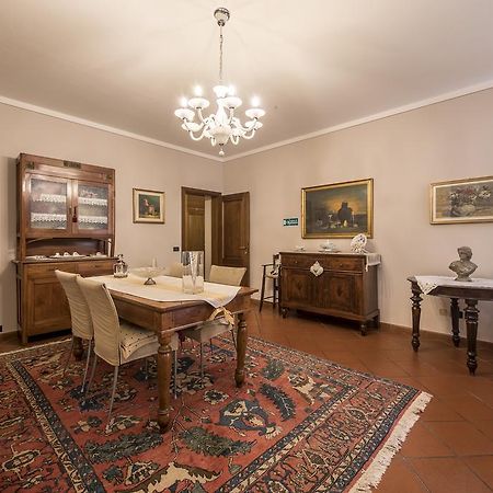 Отель Trattoria Milani Лонато Экстерьер фото